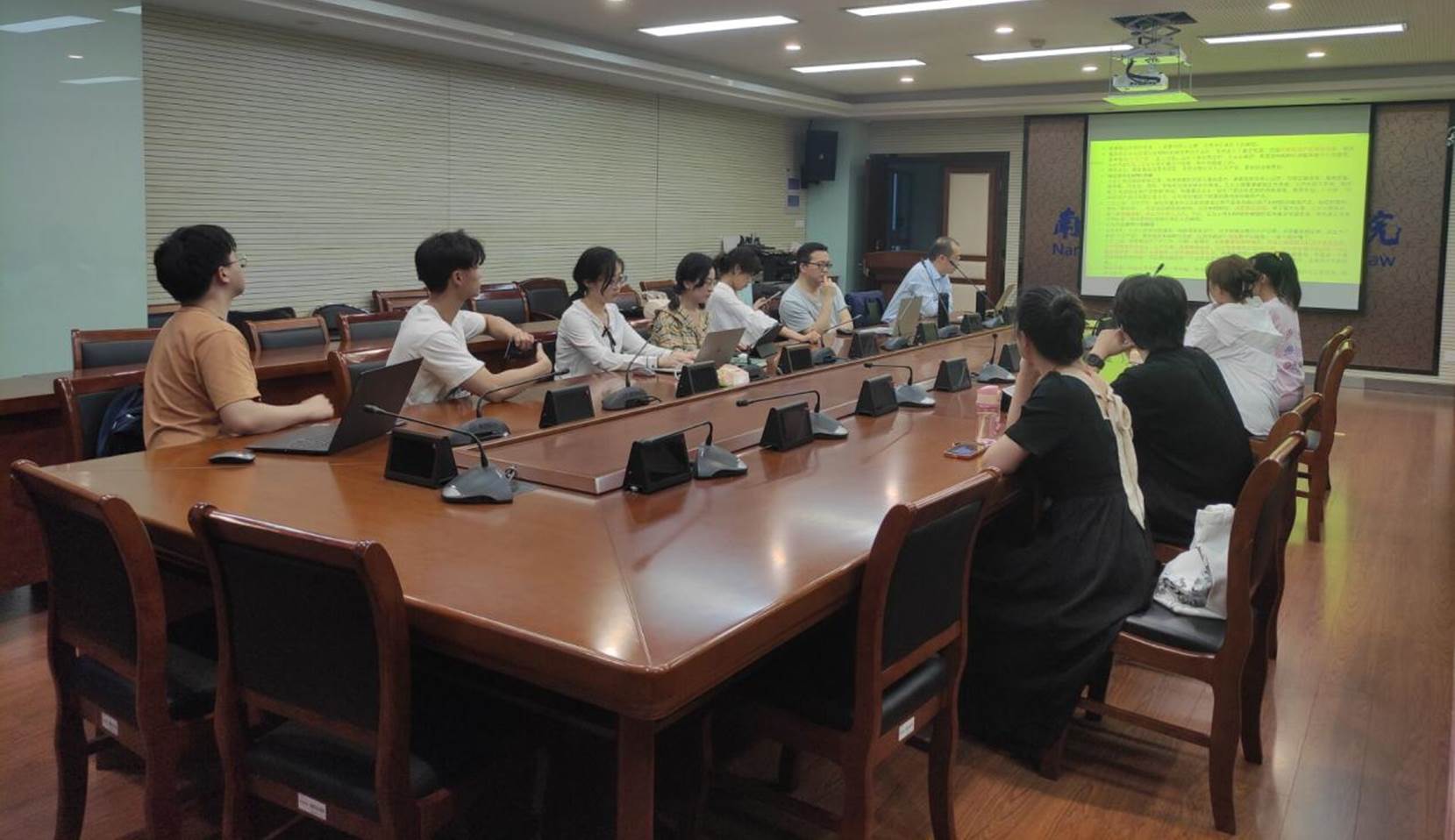 23F360F74B2321D0780647A3C8C5D7AE